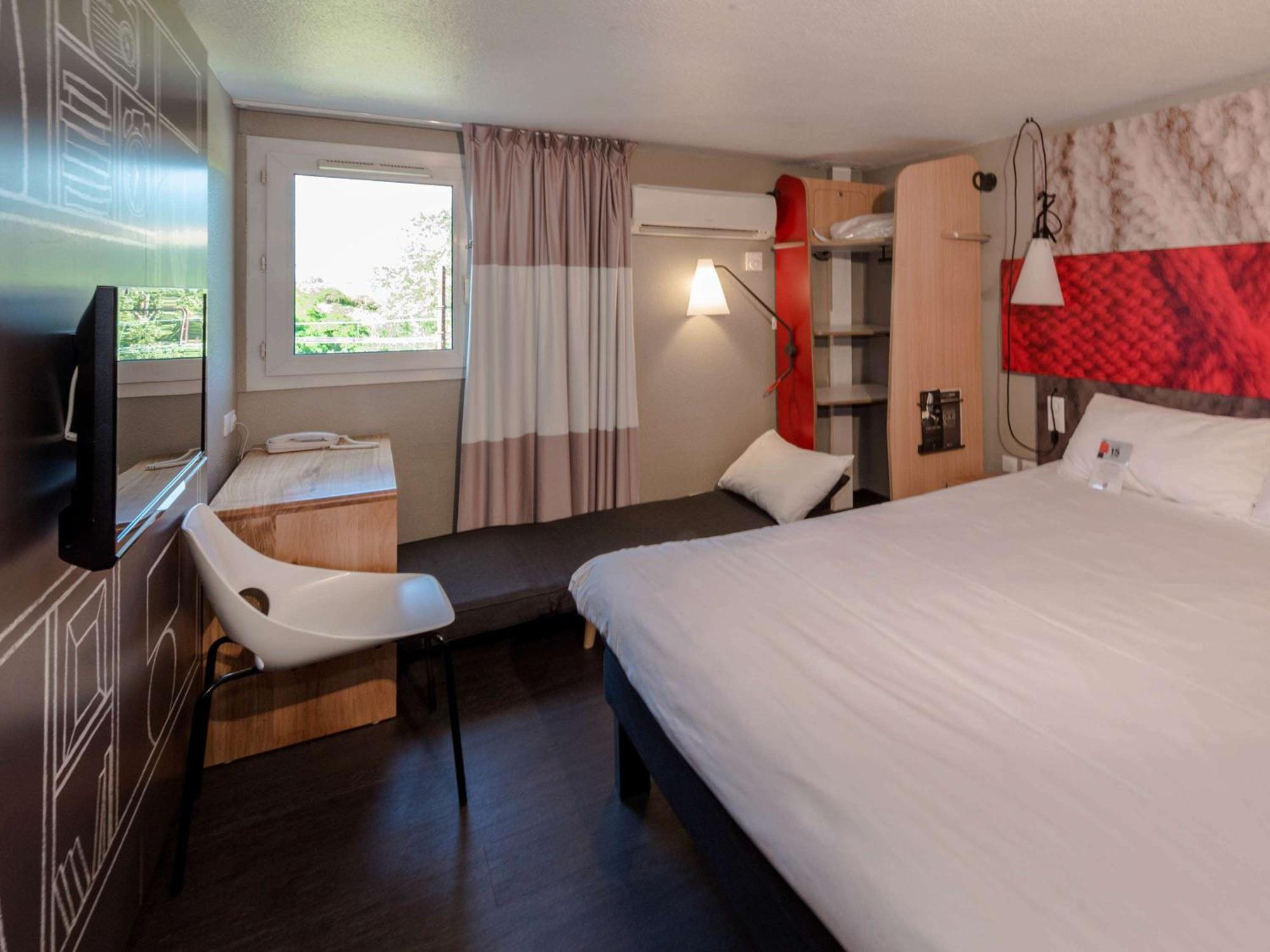 Отель Ibis Lyon Sud Chasse Sur Rhone Экстерьер фото